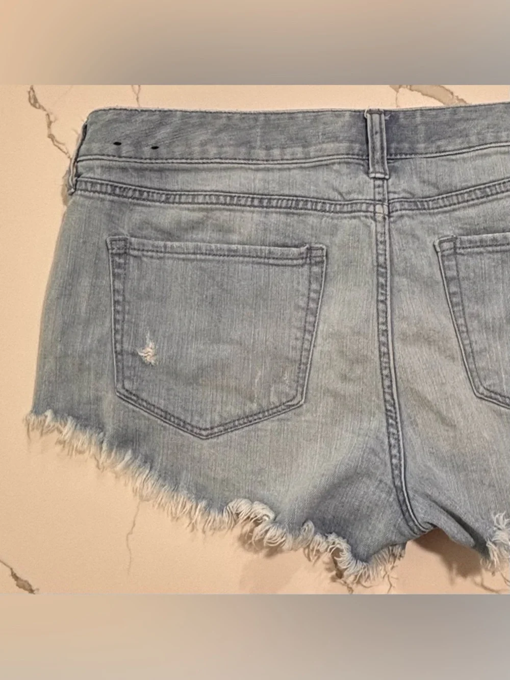 Express Light Wash Blue Distressed Denim Cutoff Jeans Shorts Women’s 12 5-Pocket